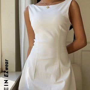 🚨NWT SHEIN WHITE MINIDRESS W/ OPEN BACK!